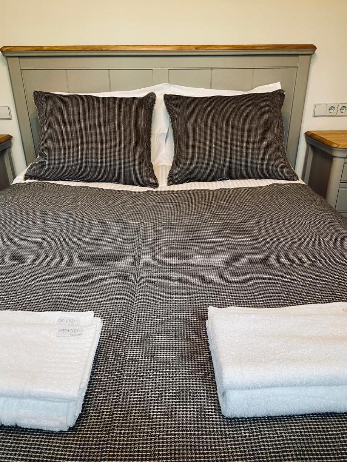 Roze Guest Houses Sklandas Bernāti المظهر الخارجي الصورة