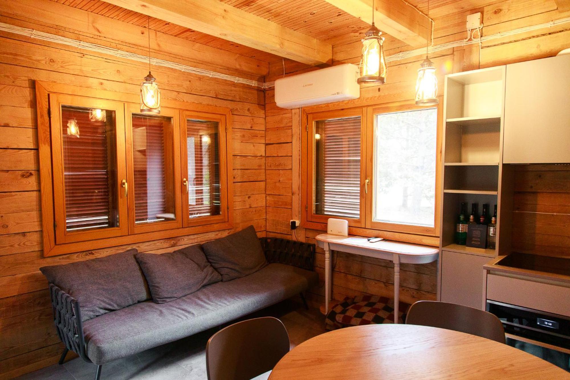 Roze Guest Houses Sklandas Bernāti المظهر الخارجي الصورة