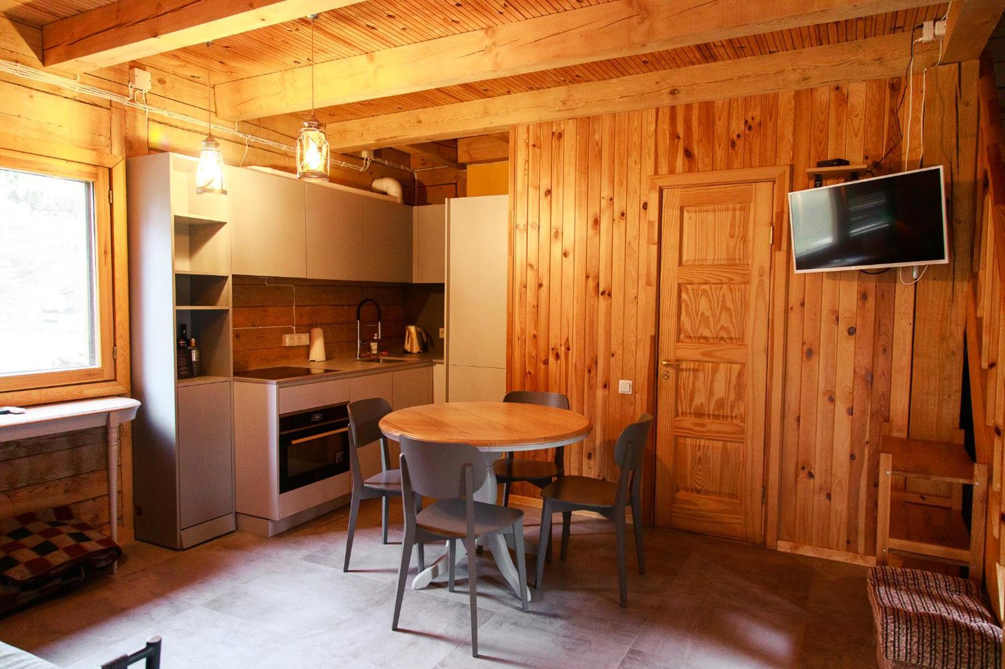 Roze Guest Houses Sklandas Bernāti المظهر الخارجي الصورة