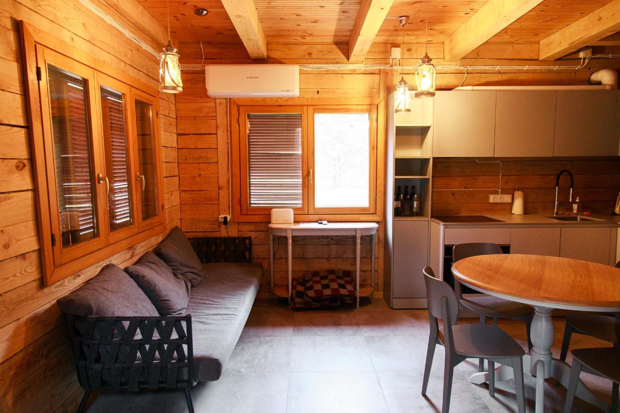 Roze Guest Houses Sklandas Bernāti المظهر الخارجي الصورة
