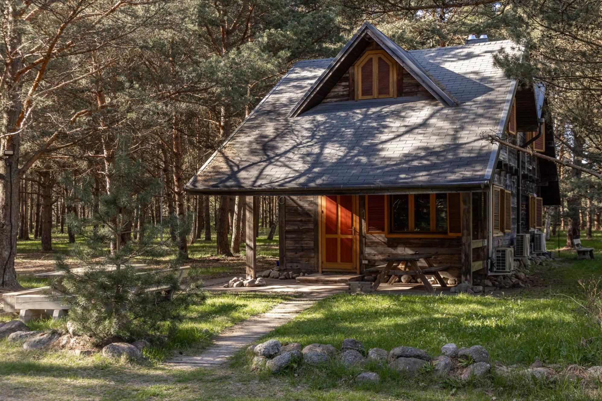 Roze Guest Houses Sklandas Bernāti المظهر الخارجي الصورة