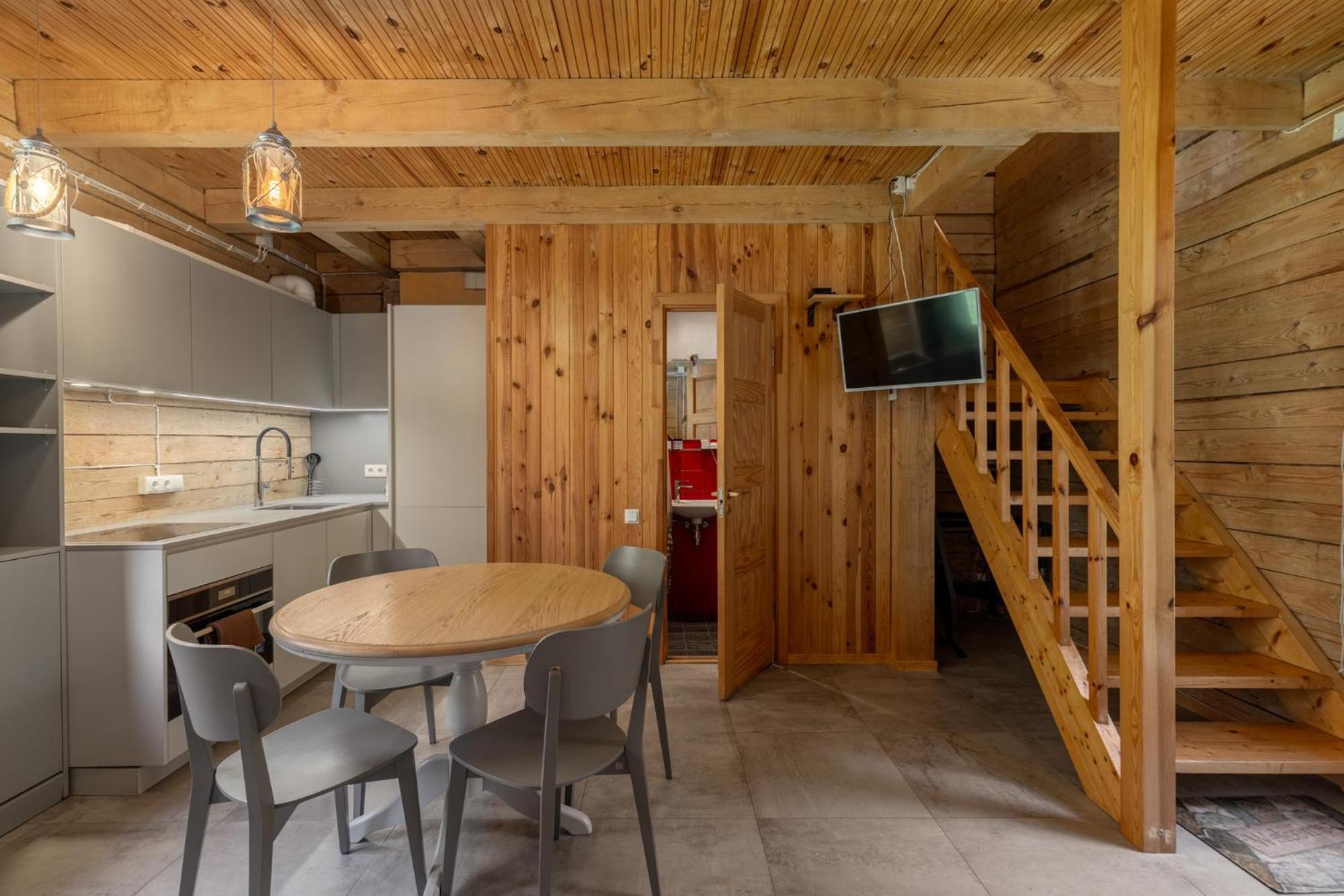 Roze Guest Houses Sklandas Bernāti المظهر الخارجي الصورة