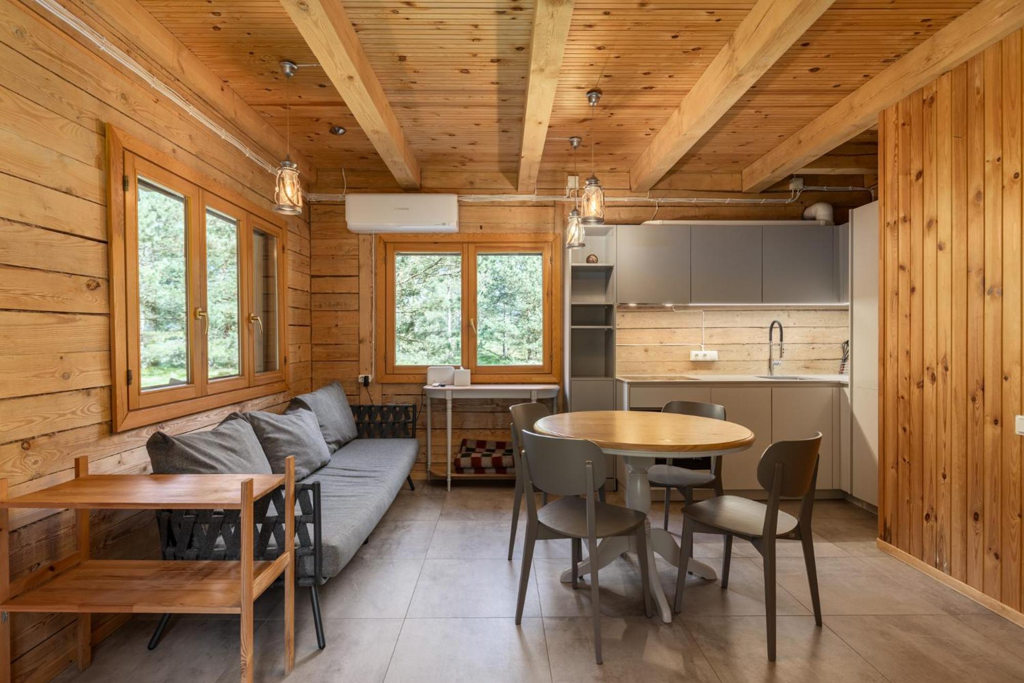Roze Guest Houses Sklandas Bernāti المظهر الخارجي الصورة