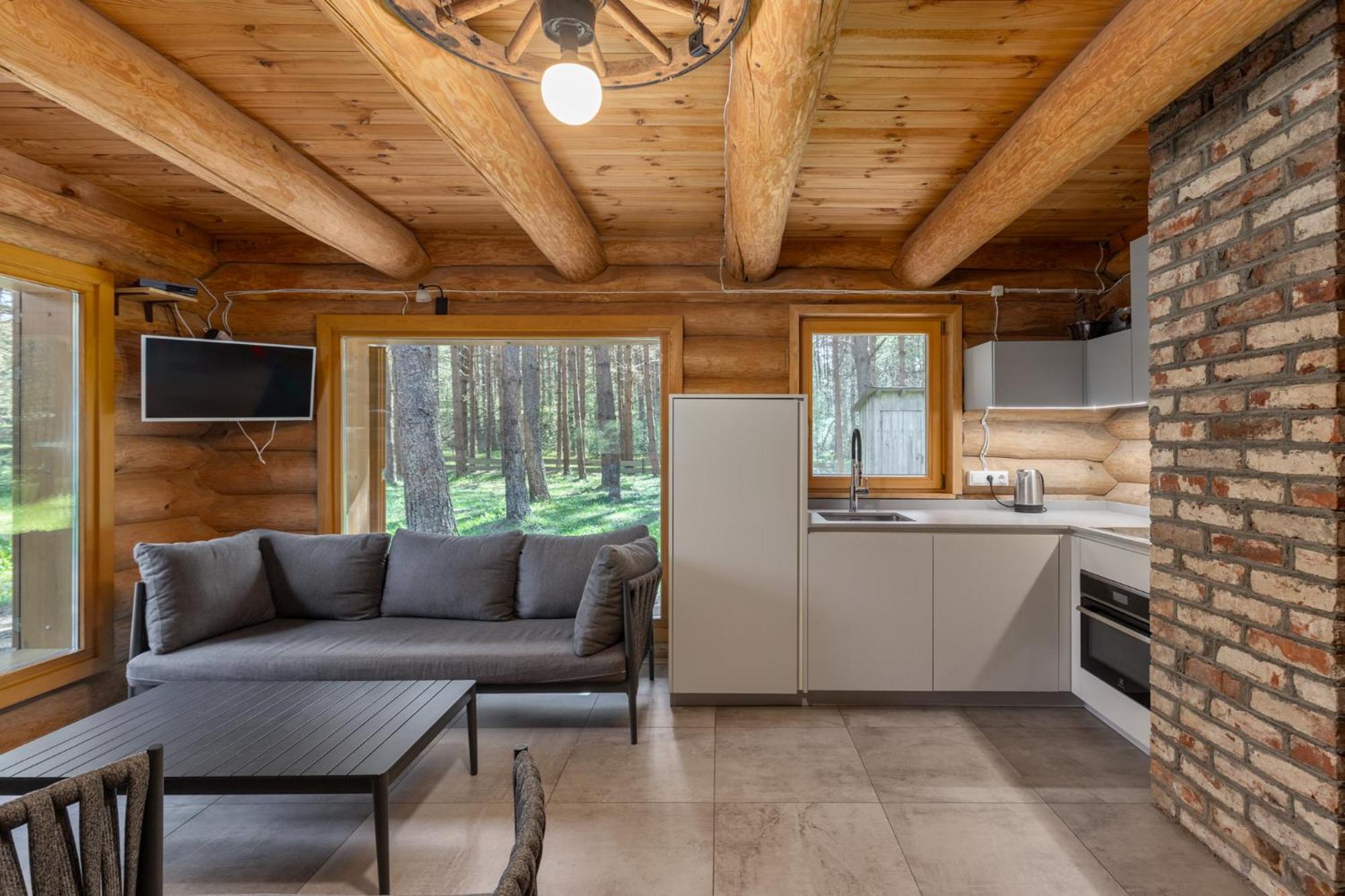 Roze Guest Houses Sklandas Bernāti المظهر الخارجي الصورة